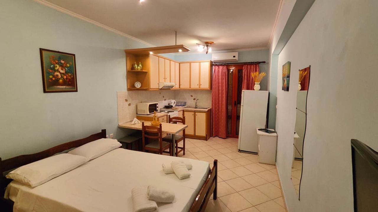 Green Studio Apartment Argostoli  Exterior photo